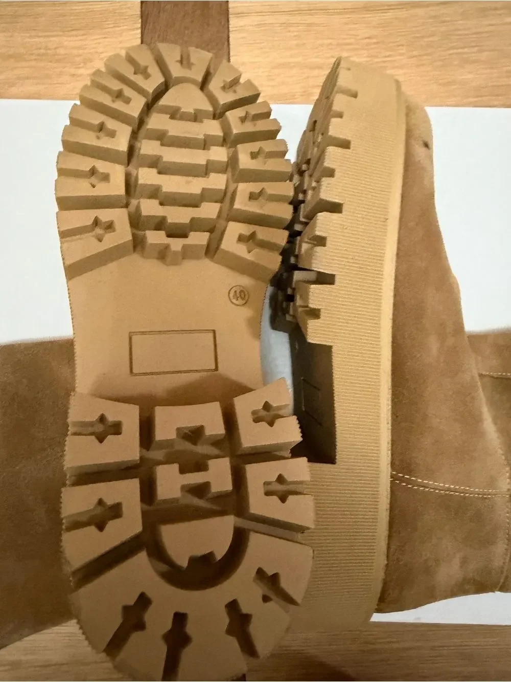 Oroscuro Italian suede leather boots Size 40 Like new with defects